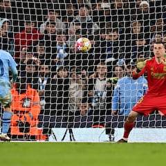 Bernardo Silva explica el penalti ante Lunin: “El 99% de los porteros se mueve...”