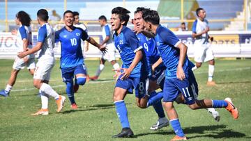 El Salvador demostr&oacute; su poder&iacute;o en el Cuscatl&aacute;n y se llev&oacute; su pase a la fase final del preol&iacute;mpico al vencer a Panam&aacute; con goles de Hern&aacute;ndez y Morales.