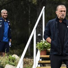 Terim: "Iniesta es el mejor centrocampista del mundo"