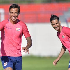 El Rayo persigue el playoff contra un Málaga en cuadro