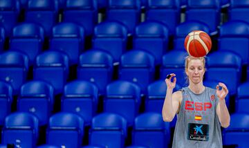 Laura Gil, pívot de la Selección, durante un entrenamiento.