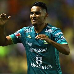Gallo Vázquez es nuevo jugador de Chivas