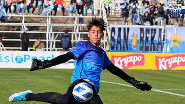 Tiene 17 años, ataja en la B y además tiene otro trabajo: “La presión en el fútbol no existe”