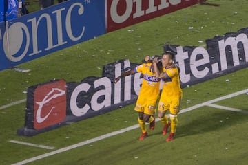 Un partido muy disputado fue el que se vivió en el Estadio Universitario. Te presentamos las majores imágenes que dejó el primer capítulo de la final.