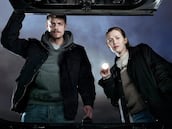 El remake de este fascinante thriller se puede ver en Disney+ y sumerge a los protagonistas en un crimen tan sórdido como inquietante