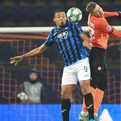 Muriel avanza con Atalanta a octavos de final de Champions