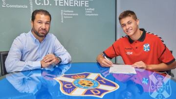 El canterano Jorge Padilla firma hasta 2025