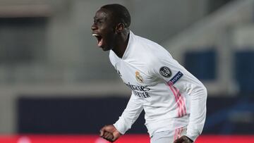 Ferland Mendy, lateral izquierdo del Real Madrid, celebra su gol al Atalanta en la ida de octavos de final de la Champions.