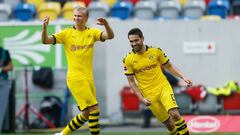 Haaland y Guerreiro celebran el gol del triunfo.