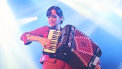 La afición por lo ácido y lo picante y los talentos secretos de Julieta Venegas