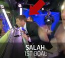 Pura pasión: Gerrard celebrando los dos golazos de Salah