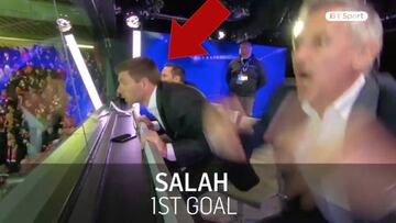 Pura pasión Liverpool: Gerrard celebrando los dos golazos de Salah, no hay palabras