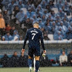 Mbappé leaves cryptic message after anger at being subbed