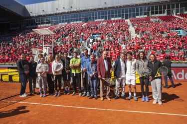 Récord en Madrid: 2.400 personas golpeando simultáneamente una pelota de tenis con su raqueta
