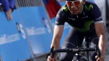 Nairo Quintana llega a meta en la última etapa de la Vuelta al País Vasco.