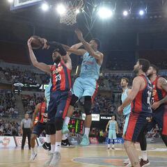 El Baskonia remonta a un buen Barça y está a un paso de la final