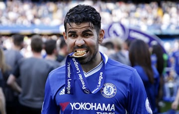 El delantero hispano-brasileño declaró abiertamente su deseo de volver al club rojiblanco pero Conte no lo iba a poner tan fácil. El técnico italiano del Chelsea no escondía su mala relación con el delantero. Finalmente, Costa acabó donde quería, en el Atlético de Madrid.