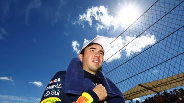 AUSTIN, TEXAS - OCTOBER 22: Sergio Perez of Mexico and Oracle Red Bull Racing prepares to drive on the grid during the F1 Grand Prix of United States at Circuit of The Americas on October 22, 2023 in Austin, Texas.   Mark Thompson/Getty Images/AFP (Photo by Mark Thompson / GETTY IMAGES NORTH AMERICA / Getty Images via AFP)