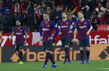 Messi absence no excuse for Barcelona defeat, says Suárez