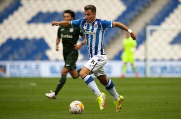 El filial del Atlético ha sido cedido la temporada 21-22 al filial donostiarra aunque ha conseguido debutar con el primer equipo de la Real Sociedad.