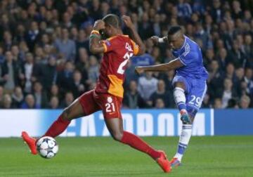 1-0. Eto'o anota el primer tanto.