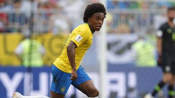 Willian: Barcelona "admit interest" in Chelsea, Brazil man