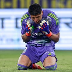 Cortés se encuentra con hinchas de la U en el vuelo de regreso desde Iquique y esto ocurre