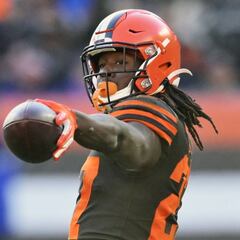 Kareem Hunt acuerda extensión de contrato con los Browns