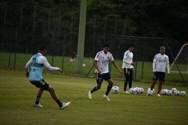La Selección Colombia entrenó en Atibaia con la mira puesta en el duelo del jueves ante Brasil por Eliminatorias.