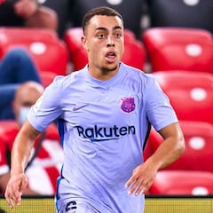 Sergiño Dest struggled in his return to Barcelona’s starting XI