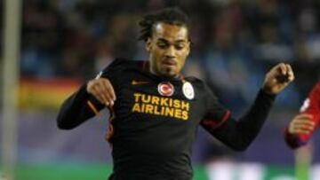 Denayer durante un partido frente al Atlético de Madrid.