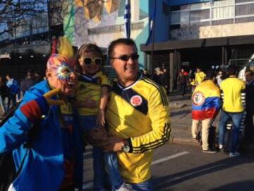 Los hinchas colombianos esperan un triunfo de la Selección en el Estadio Centenario de Montevideo