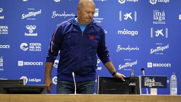 Pepe Mel en  la sala de prensa.