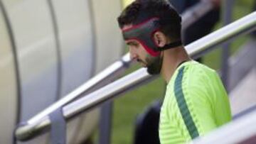 Montoya se entrenó con máscara