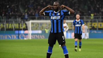 Lukaku celebra uno de sus goles al Genoa.
