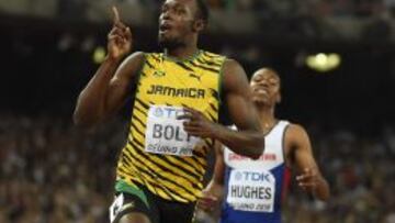 Usain Bolt gana la final mundialista de 200 metros en Pek&iacute;n 2015. 