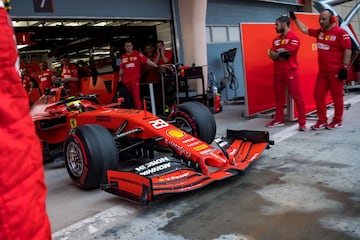 Mick Schumacher qued¨® segundo en su debut con el Ferrari SF90 en los test de Bahr¨¦in, s¨®lo por detr¨¢s del piloto neerland¨¦s Max Verstappen.