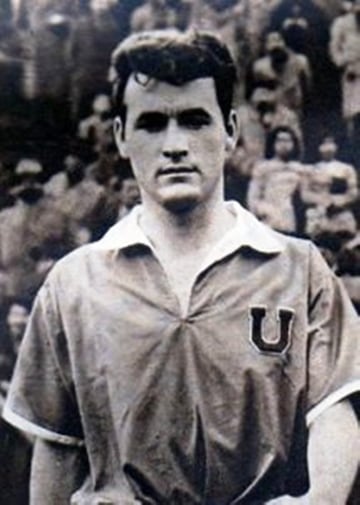 El delantero, con pasado en Deportivo La Coruña y Racing de Ferrol, llegó a Universidad de Chile en 1951. En su debut le anotó un gol a Colo Colo en el estadio Nacional. Con la camiseta de la U jugó en las temporadas 1951 y 1952, donde marcó 22 tantos en 41 encuentros.