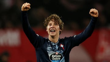 Fer López celebra el gol anotado ante el Estrella Roja.