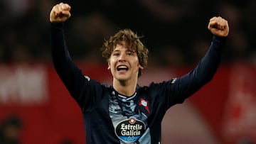 Fer López celebra el gol anotado ante el Estrella Roja.