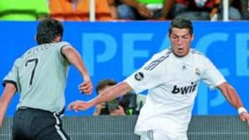 <b>CRISTIANO NO TUVO SU NOCHE. </b>A pesar de que marcó el único gol del partido de penalti, Cristiano no realizó su mejor partido. En la imagen trata de irse de Salihamidzic.