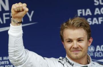 Nico Rosberg celebra su pole position después de la sesión de calificación del Gran Premio de F1 español en el Circuito de Catalunya en Montmeló.
