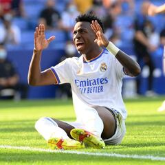 A Vinicius se le hace de noche