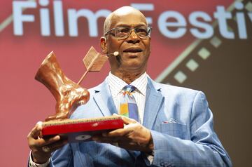 Bob Beamon recibió el premio Aquiles de Honor que concede el Festival Internacional de Atletismo (FICA).