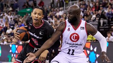 Thomasson y Omegano.