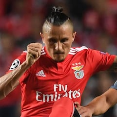 El Alavés reactiva la opción de la incorporación de Fejsa