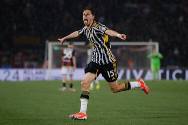 Jugador de mucha polivalencia en tareas ofensivas. El turco-alemán ha dado un paso al frente para hacer las delicias de la hinchada de la Juventus. Su juventud es sinónimo de descaro y atrevimiento. Instalado en la titularidad con Motta deja destellos de calidad con una velocidad endiablada y un potente golpeo de balón. Su buena asociación en ataque le permiten jugar en la mediapunta, la delantera y en ambos extremos, aunque donde mejor se desenvuelve es por la izquierda. Su rendimiento goleador no ha hecho más que comenzar.