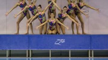 Las chicas de la sincro, en la presentación de la rutina de equipo técnico, en el CAR.