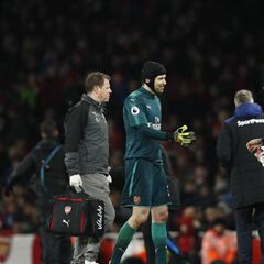 Lesión de Cech le da minutos a Ospina en goleada del Arsenal