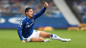 LIVERPOOL, ENGLAND - OCTOBER 17: James Rodriguez of Everton reacts during the Premier League match between Everton and Liverpool at Goodison Park on October 17, 2020 in Liverpool, England. Sporting stadiums around the UK remain under strict restrictions d
